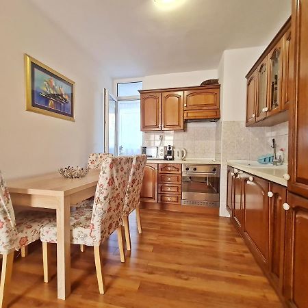 Apartment Nina Marie II Split Exteriör bild