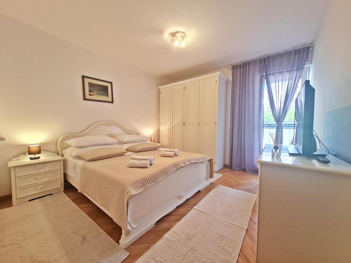 Apartment Nina Marie II Split Exteriör bild