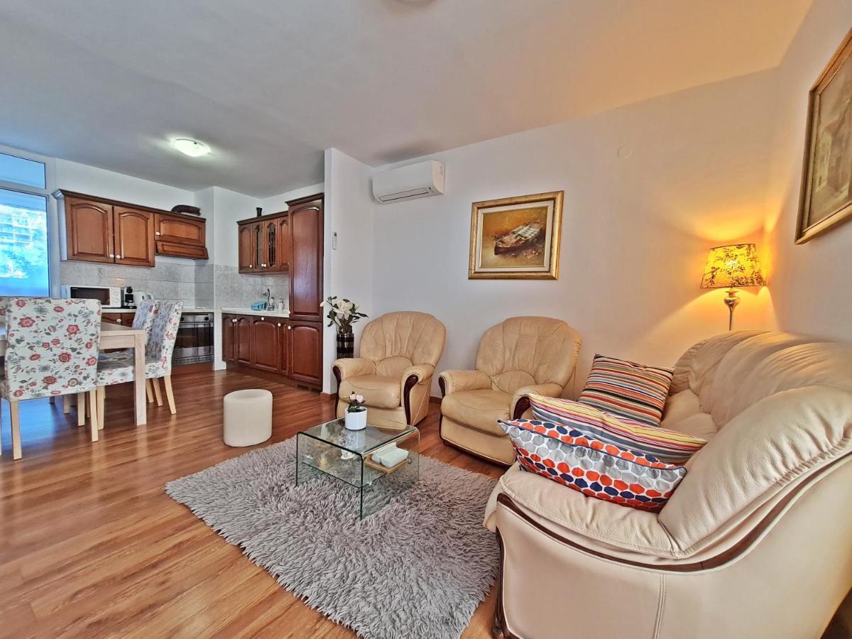 Apartment Nina Marie II Split Exteriör bild