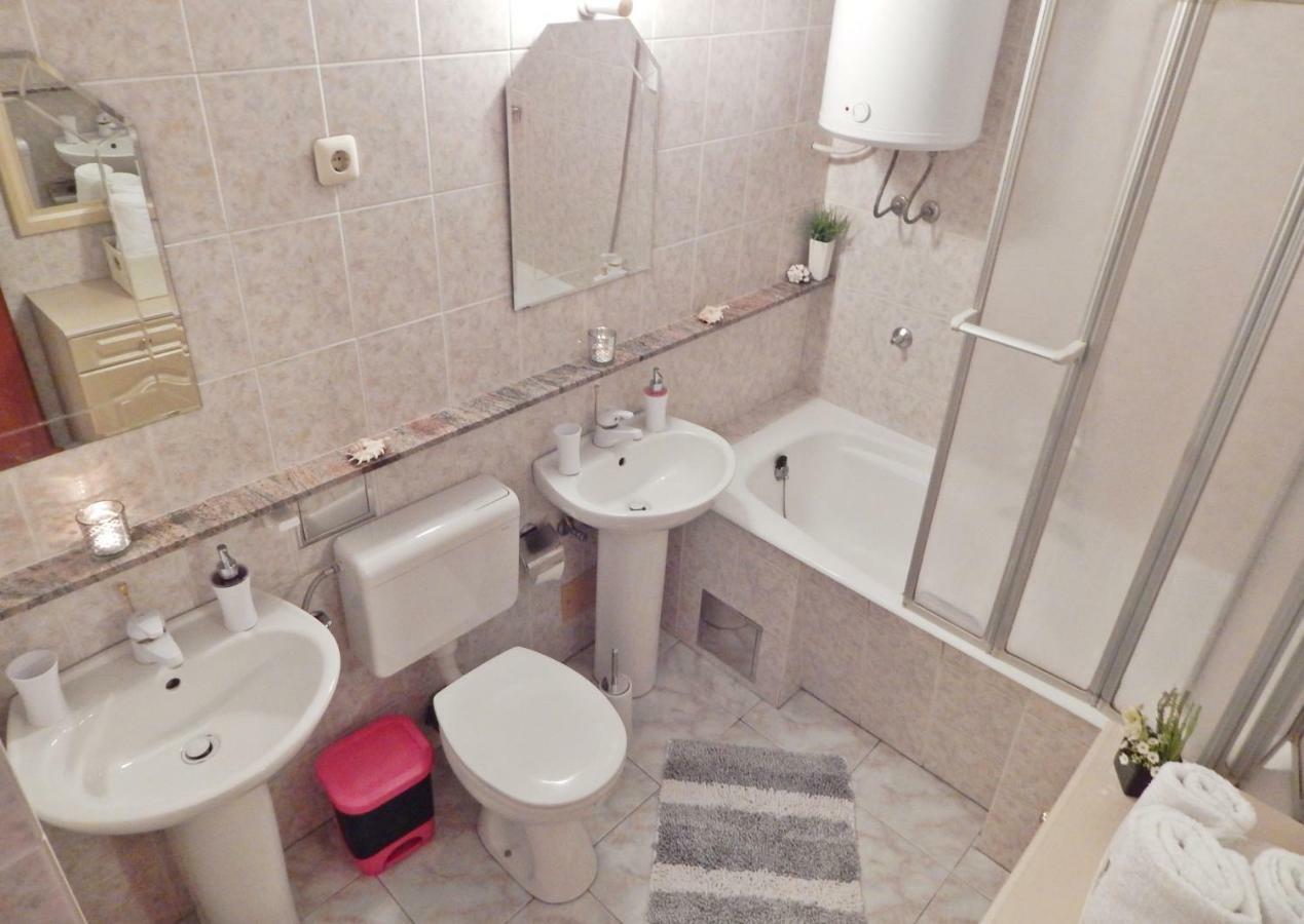 Apartment Nina Marie II Split Exteriör bild